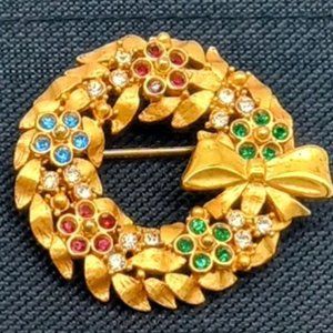 Vintage Holiday Rhinestone Crystal Pin Wreath Antique Gold Brooch Red Green Blue